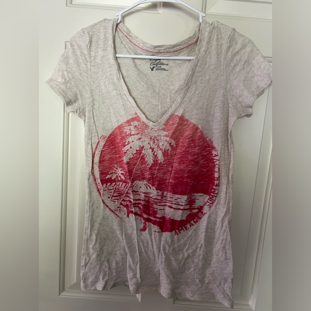 4 piece lot of American Eagle Outfitters Women’s short sleeve tees, size Medium